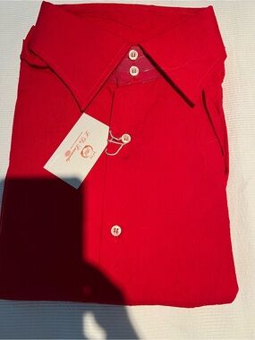 100% cotton Men's Red Dress Shirt - Classic Button-Down